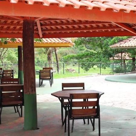 Pousada Recanto Das Araras "Com Acesso Ao Lagoa Quente" Caldas Novas Buitenkant foto